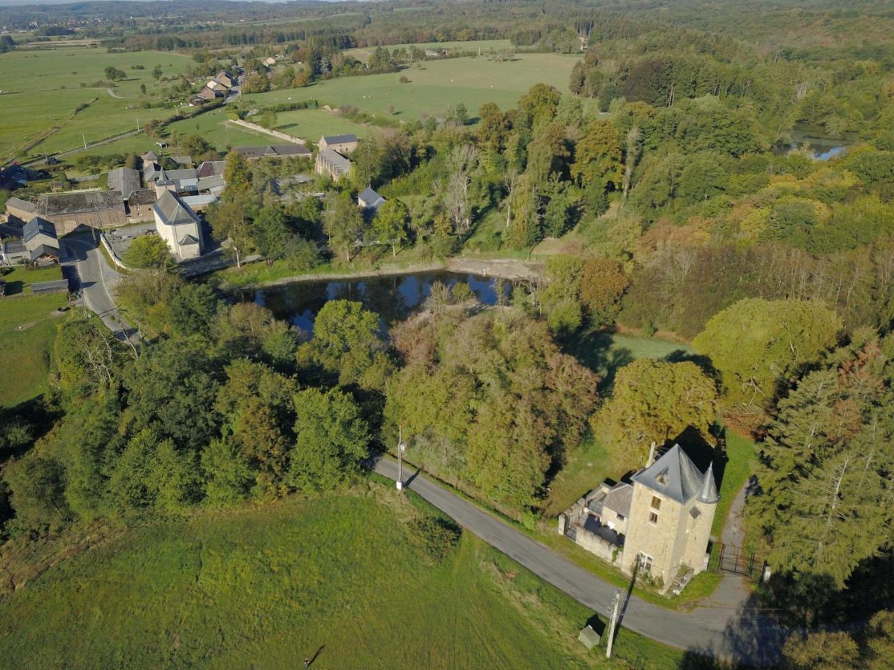 La Tour De Serinchamps Exterior photo